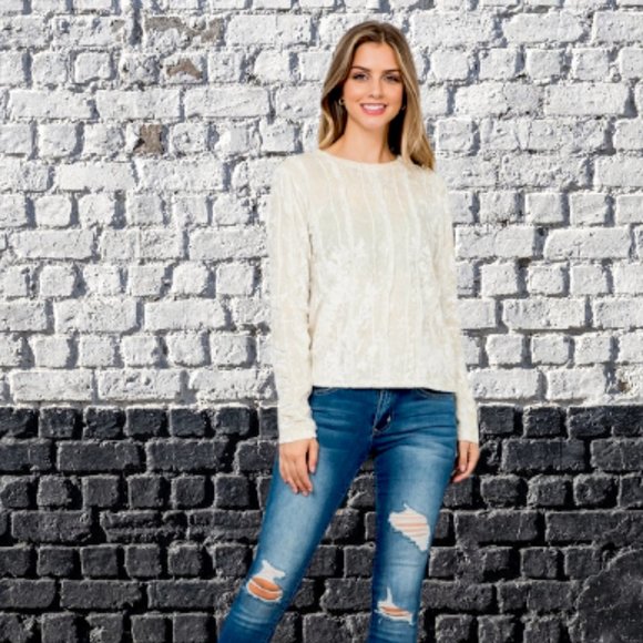 Velvet blouse with lace details - Picture 2 of 9